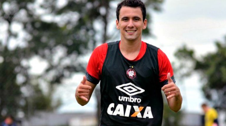 Pablo supera a marca de 200 jogos como profissional, comemora reação do Atlético Paranaense