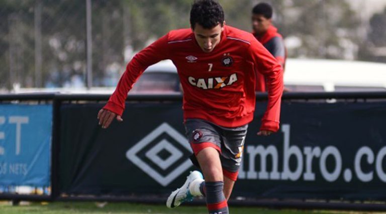 Com “motivação especial”, Pablo relembra gol diante do Fluminense e projeta confronto do Atlético-PR