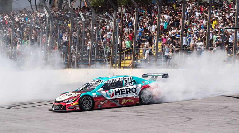 Augusto Farfus completa estreia na Stock Car com 7º lugar em Interlagos