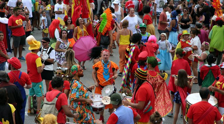 Pré-Carnaval em Curitiba começa com festa para as crianças