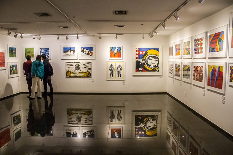 Caixa Cultural Curitiba prorroga exposição Retrospectiva da obra gráfica de Claudio Tozzi